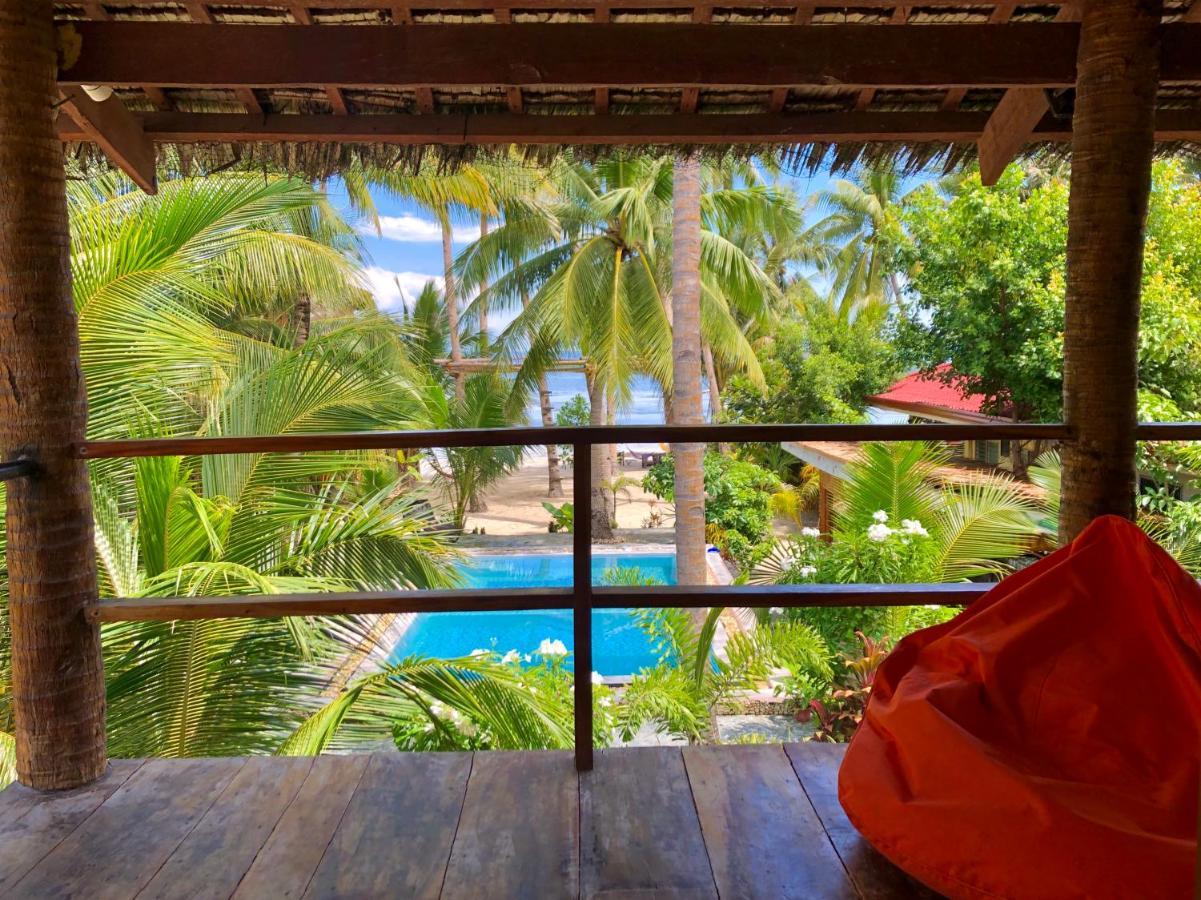 Apo Diver Beach Resort Сан Хуан Екстериор снимка
