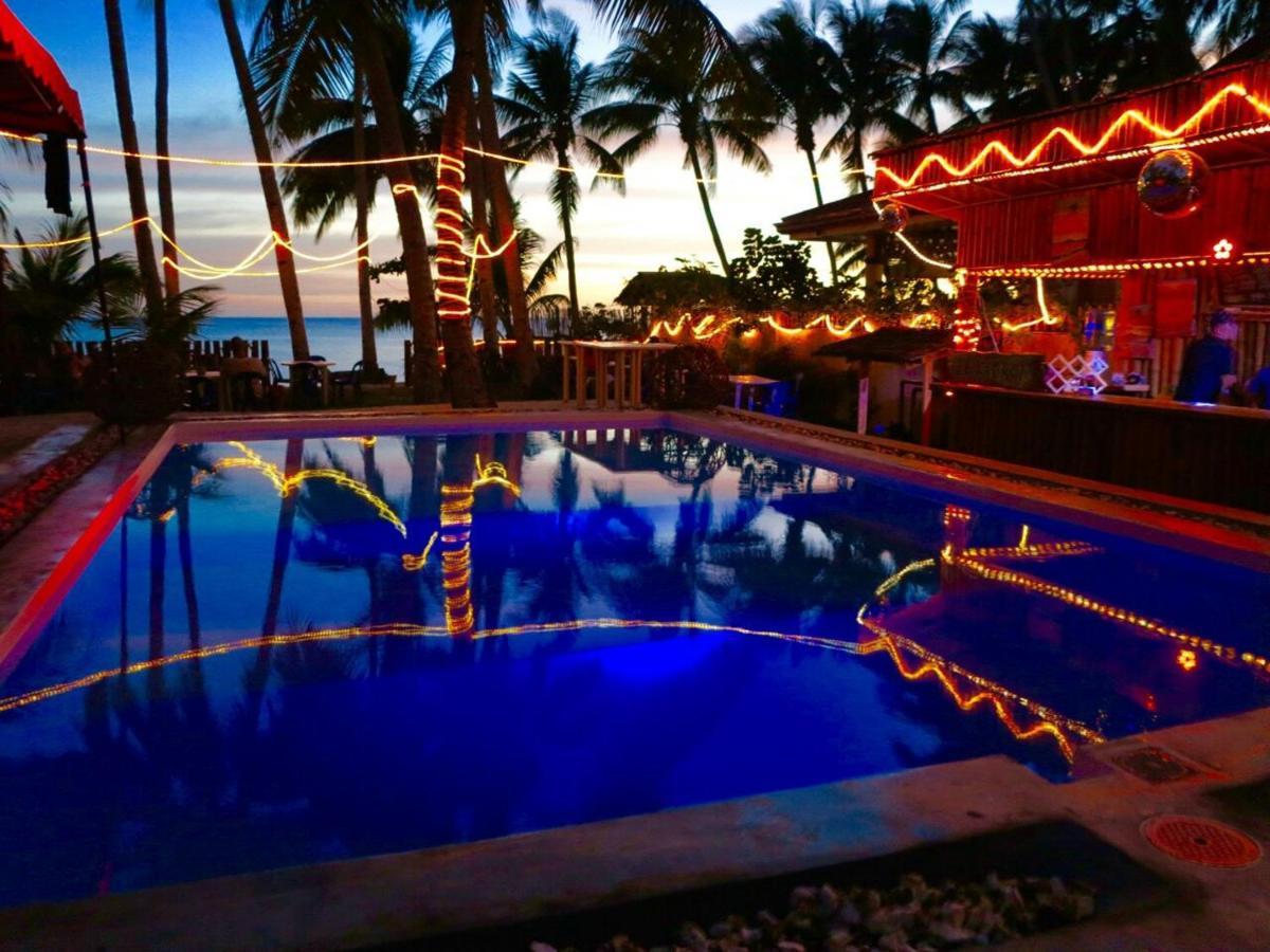 Apo Diver Beach Resort Сан Хуан Екстериор снимка