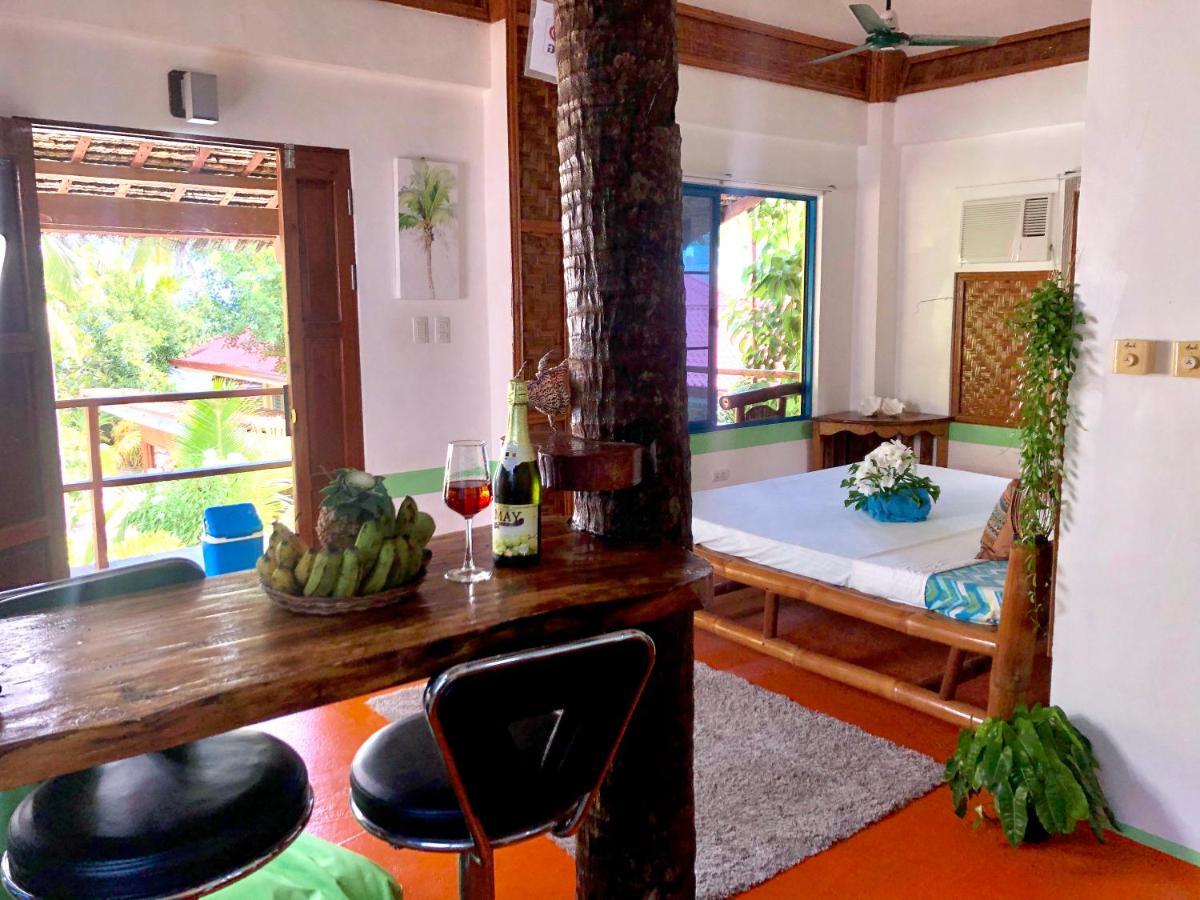 Apo Diver Beach Resort Сан Хуан Екстериор снимка