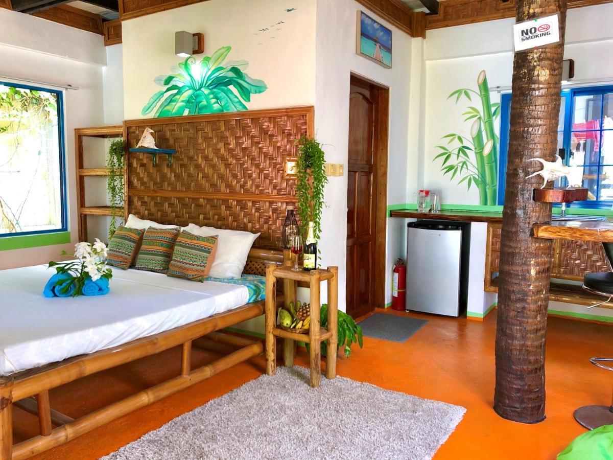 Apo Diver Beach Resort Сан Хуан Екстериор снимка