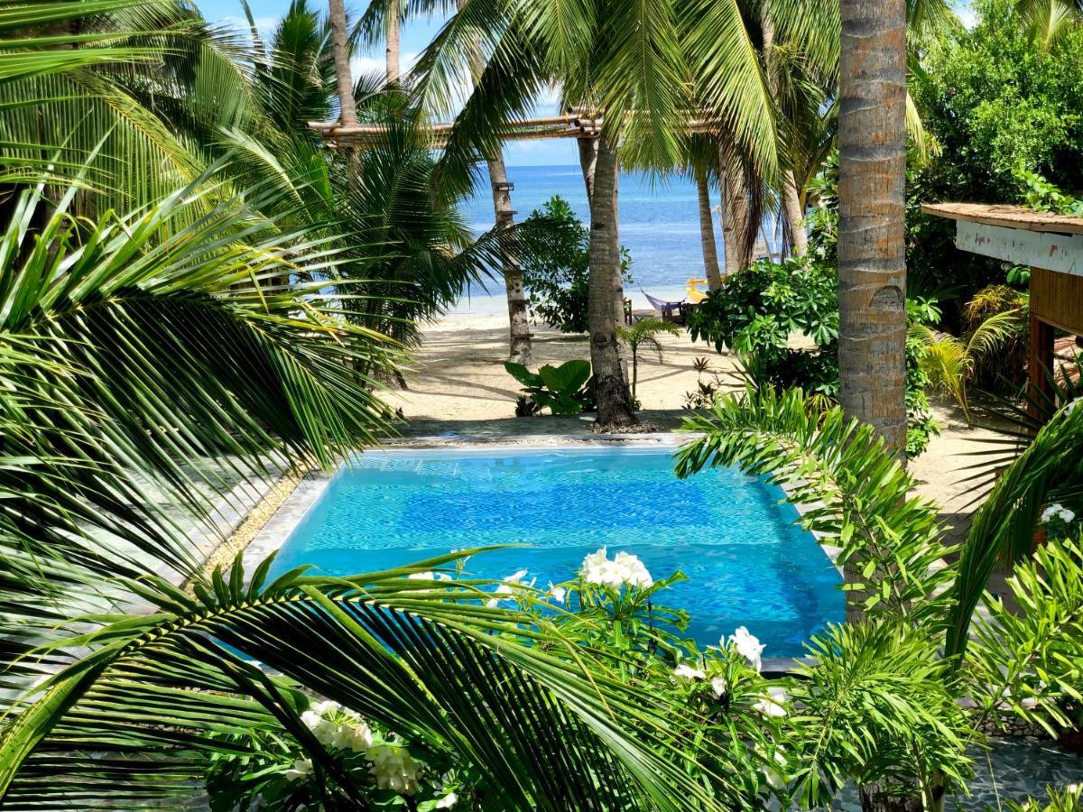 Apo Diver Beach Resort Сан Хуан Екстериор снимка