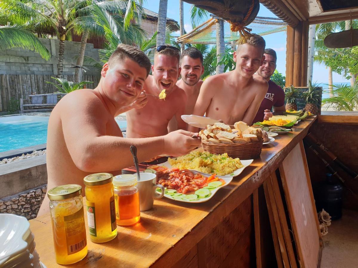 Apo Diver Beach Resort Сан Хуан Екстериор снимка