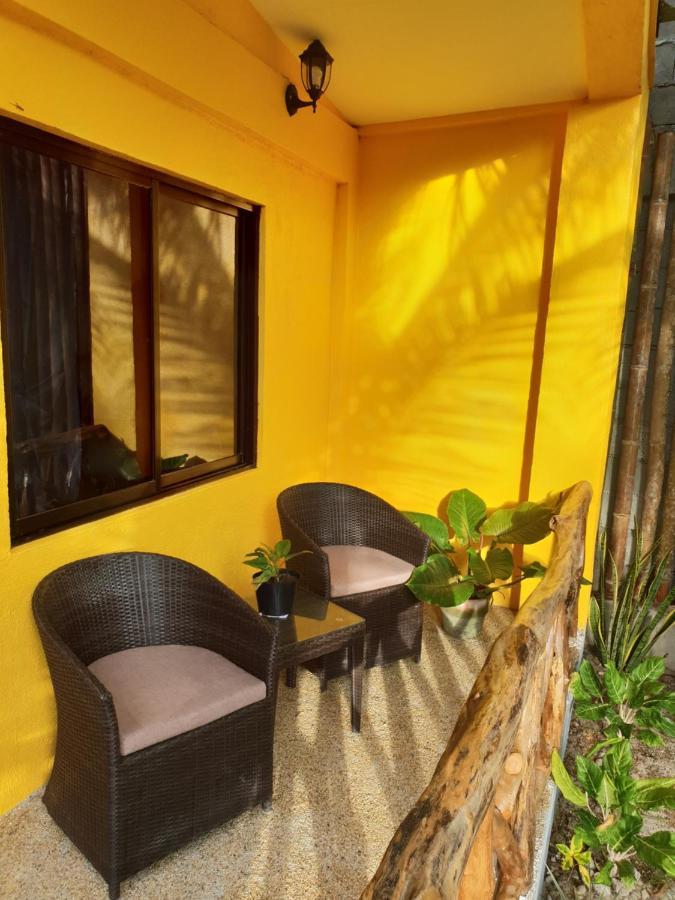 Apo Diver Beach Resort Сан Хуан Екстериор снимка
