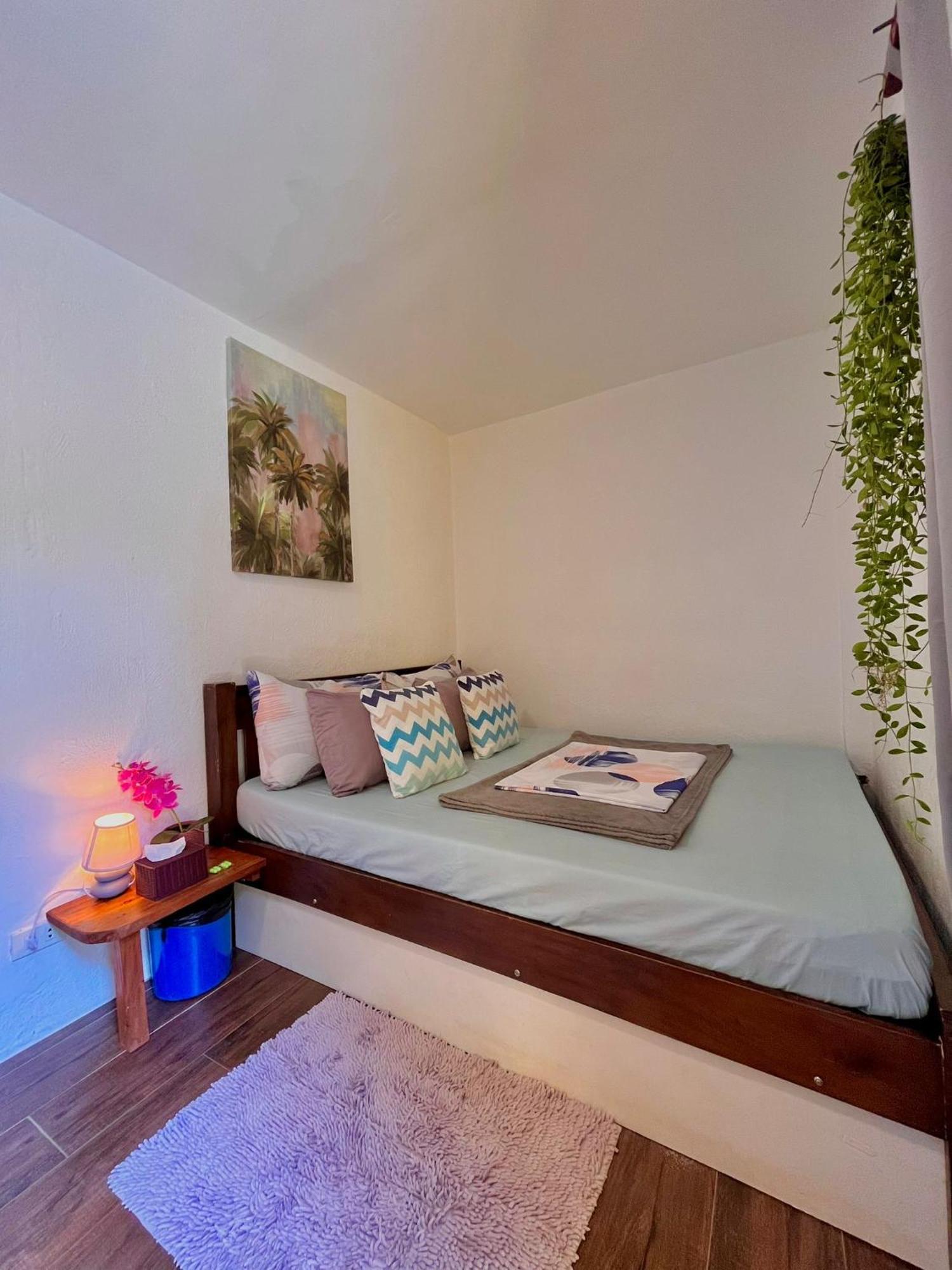 Apo Diver Beach Resort Сан Хуан Екстериор снимка