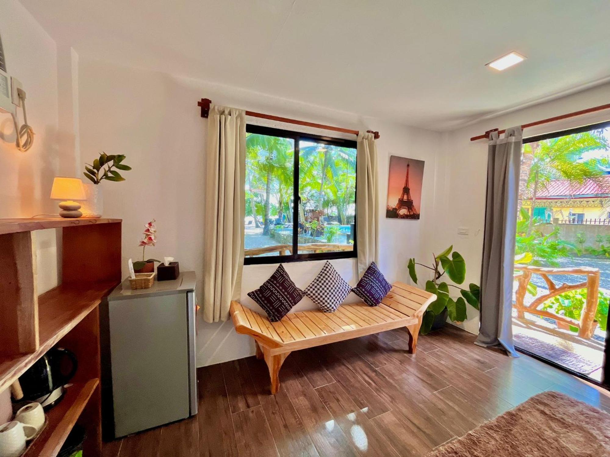Apo Diver Beach Resort Сан Хуан Екстериор снимка