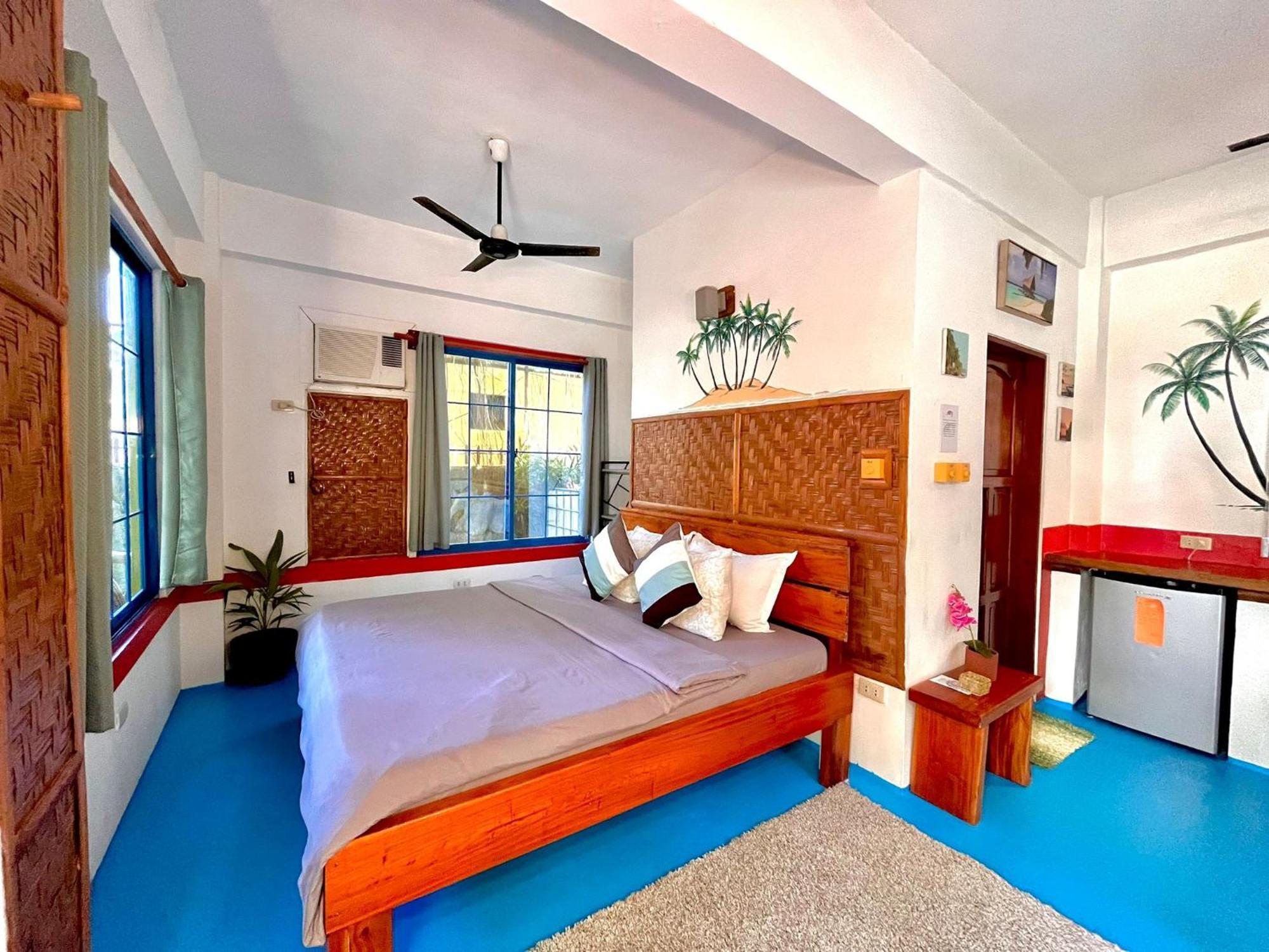 Apo Diver Beach Resort Сан Хуан Екстериор снимка